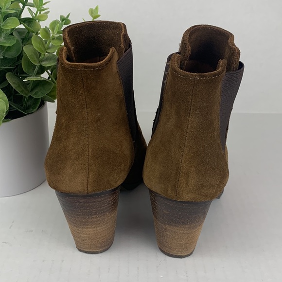 Vince Camuto brown ankle boots - Picture 4 of 15